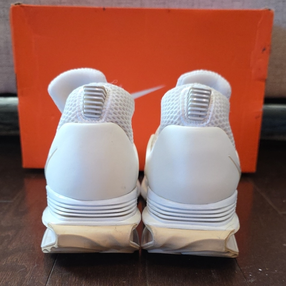Nike Shox Gravity Triple White - Picture 4 of 8